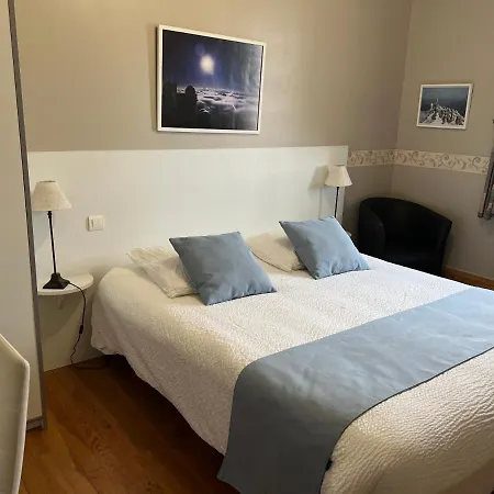 Logis L'adourable Hotel