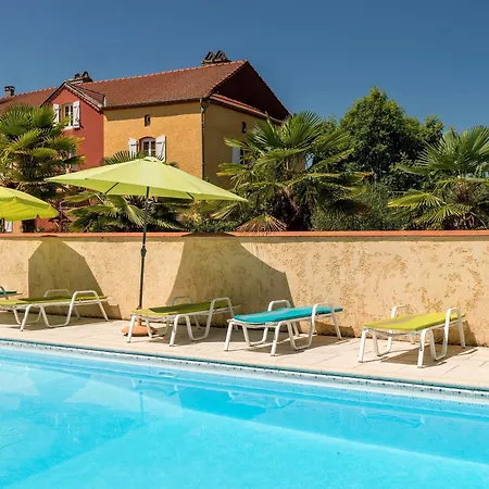 Logis L'adourable Hotel 3*