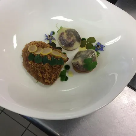 Logis L'adourable Hotel