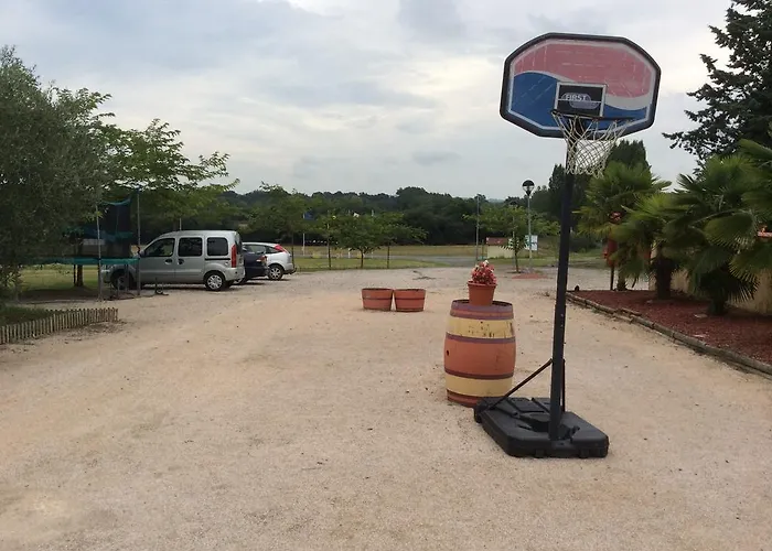 Logis L'adourable Hotel