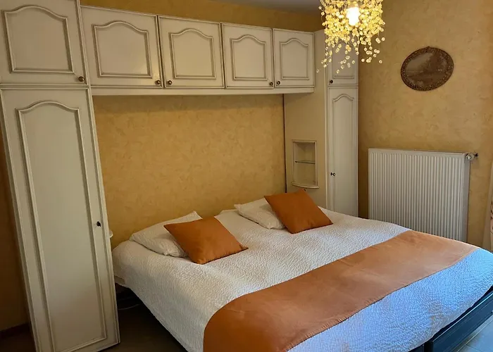 Logis L'adourable Hotel