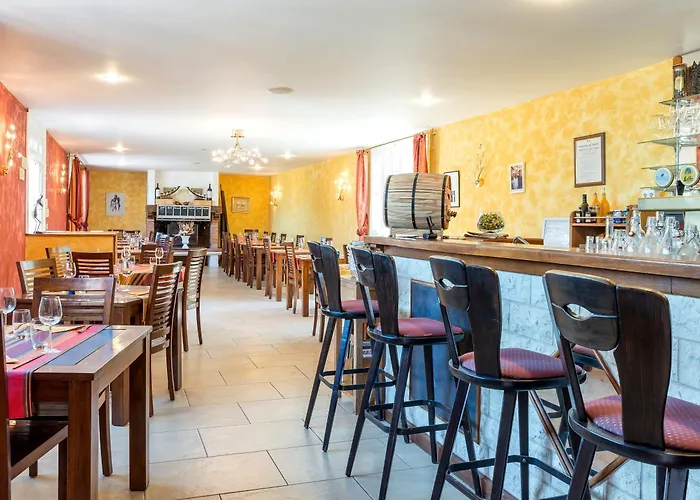 Logis L'adourable Hotel