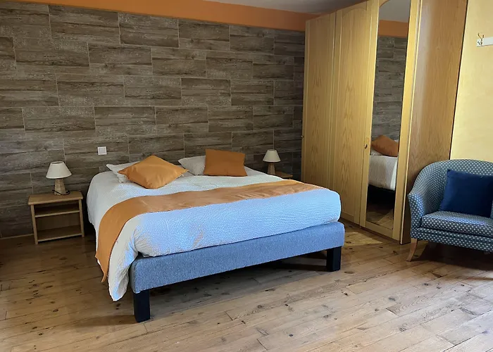 Logis L'adourable Hotel 3*