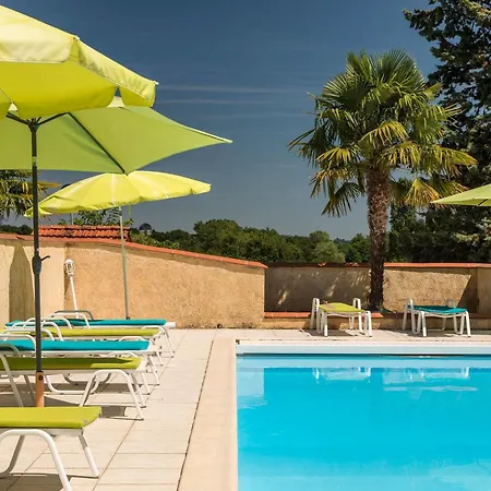 Logis L'adourable Hotel