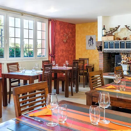Logis L'adourable Hotel