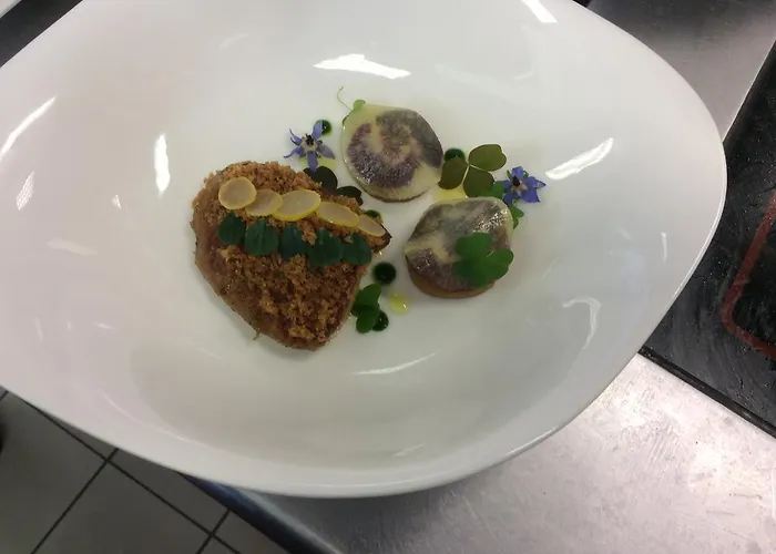 Logis L'adourable فندق